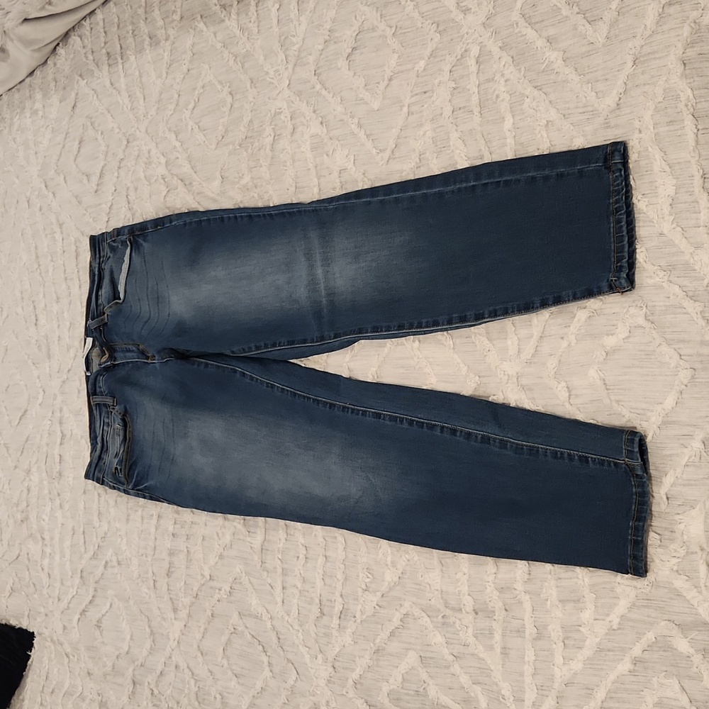 Medium to dark wash Kancan skinny jeans size 30!